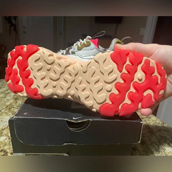 Women’s Nike React Vision Siren Red Workout Sneakers - Picture 9 of 12